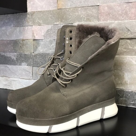 Women's Winter Booties - Picture 1 of 5